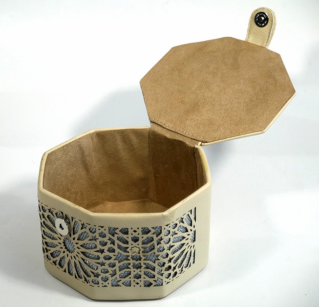Boîte à mouchoirs décorative en bois de Thuya de fabrication artisanale  marocaine - Objet de décoration ou oeuvre artisanale sur