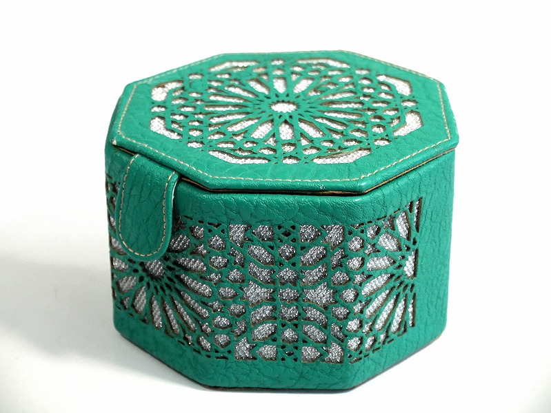 Boîte à mouchoirs décorative en cuir de fabrication artisanale marocaine de  couleur mauve