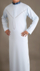 Qamis traditionnel elegant pour homme de qualite superieure couleur blanc bleute avec broderies